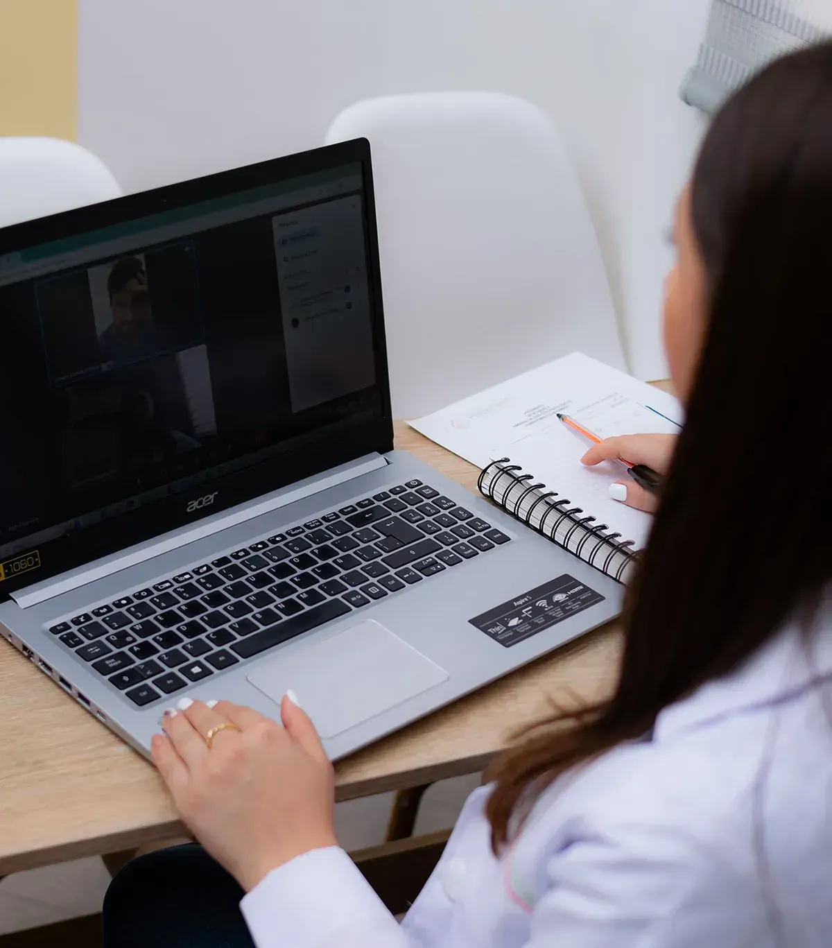 imagen de atención virtual